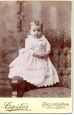 Castor Photography Collingwood - Child in Christening Gown 